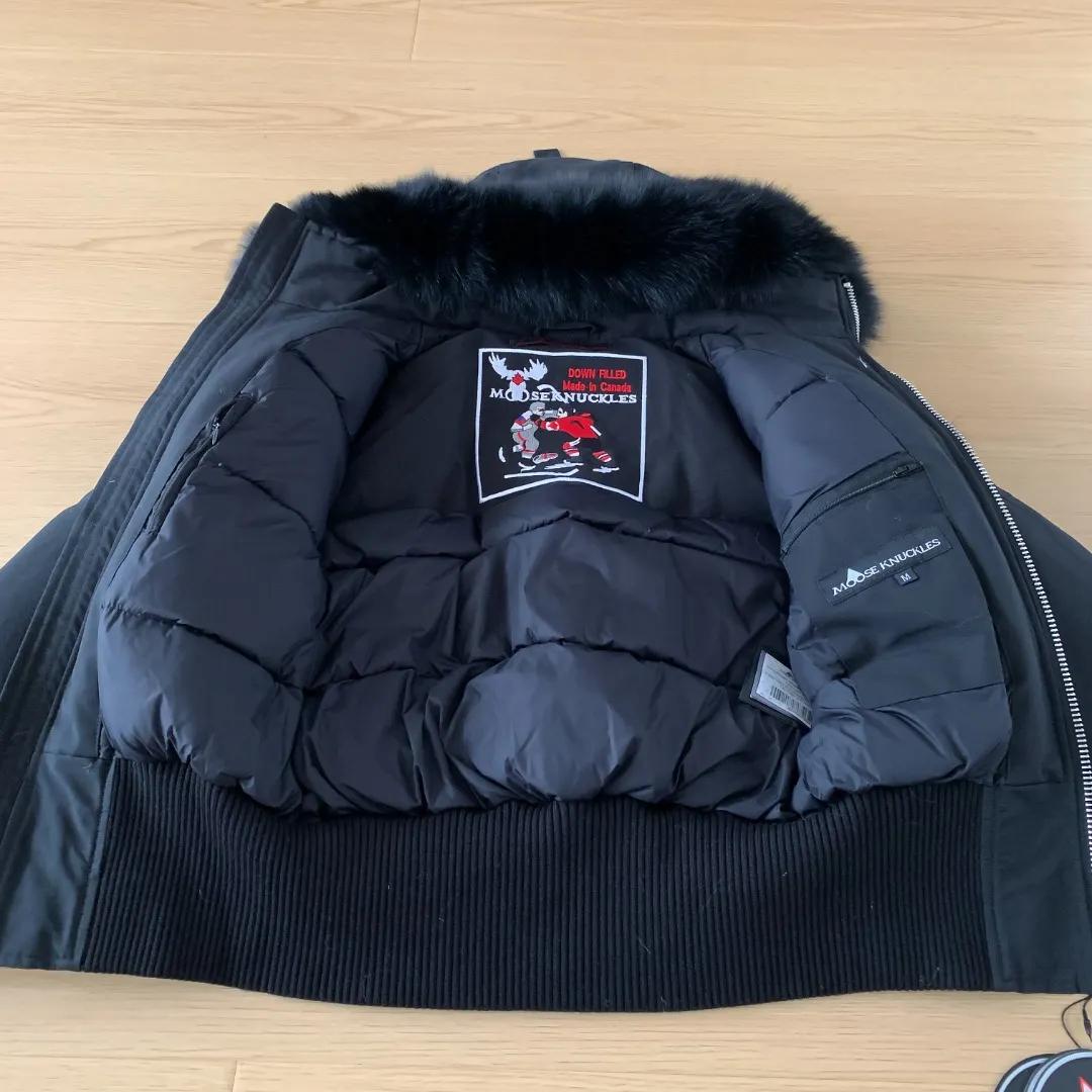 ：Y 117 ：Black Red Cream White 🇨🇦Moose knuckles/ 03/ ： / （ ） Moose knuckles . 2007 🇨🇦 ！ Premium ， 。 ， -15000 ！ ，LOGO ✂️. ！ . ！ MONCLER/ Canada Goose/ ，Moose knuckles 2019 …… ✂️ 90% ， ！ ✂️ ， ! ✂️ YKK， ， ！ ✂️ ， . ！ ✂️ 3D ， ⚠️Size:xs-xl